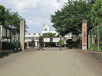 伊勢原市立高部屋小学校 2100m(27分)
