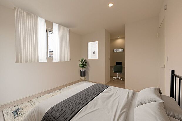 【寝室】■2号地主寝室主寝室にはリモートワークや趣味のために使えるワークスペースがあります。パーソナルクロークもあるため、収納も充実しています。