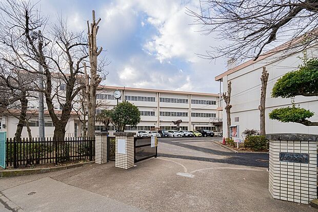 ■市立稲毛中学校(約390m)