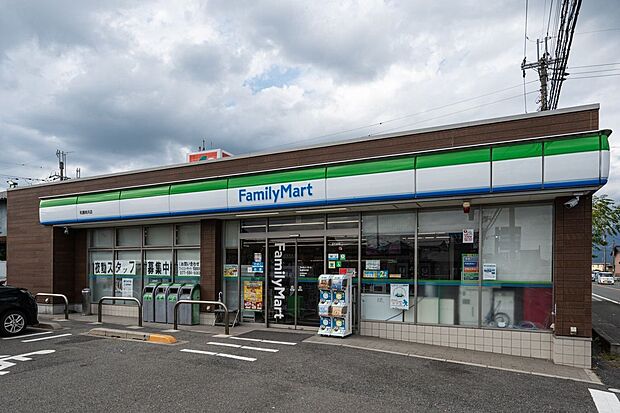 ファミリーマート和邇南浜店（約1,120m）