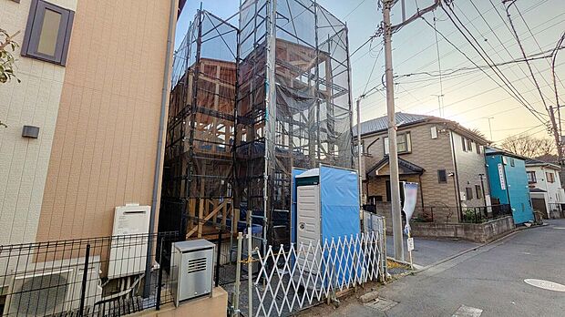 床暖房や食洗機、浴室乾燥機など設備仕様が充実の新築分譲住宅！
（現地：2026年１月撮影）