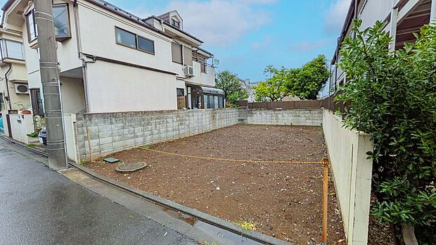 【子育てにも適した住環境!】
徒歩15分圏内に小学校や中学校などの教育施設が揃い、周辺には自然も多く子育てにも適した住環境!