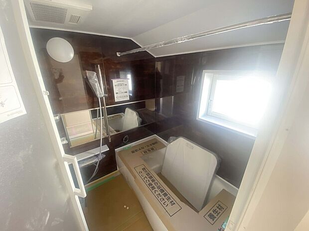 【バスルーム】広々1坪タイプのバスルーム!