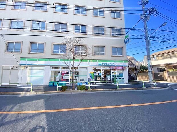 ファミリーマート滝野川一丁目店(約130m)