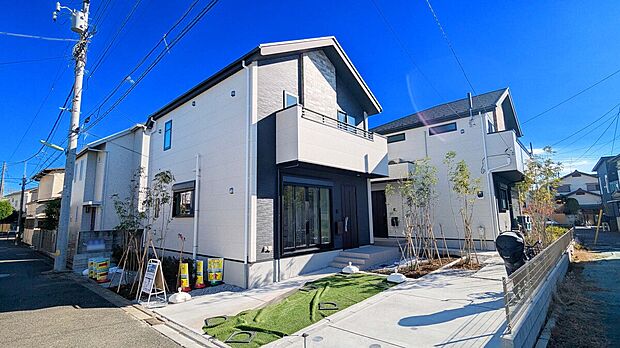 【外観写真】カースペース付き4LDKのゆとりある間取りプラン！床暖房や食器洗浄機、浴室暖房乾燥機など設備仕様が充実！