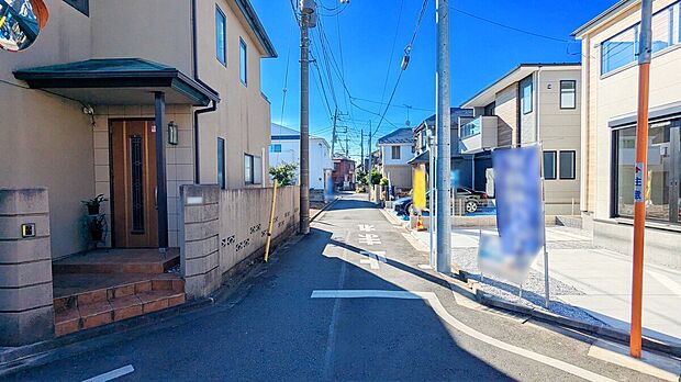 【前面道路】前面道路は交通量も少なく安心！