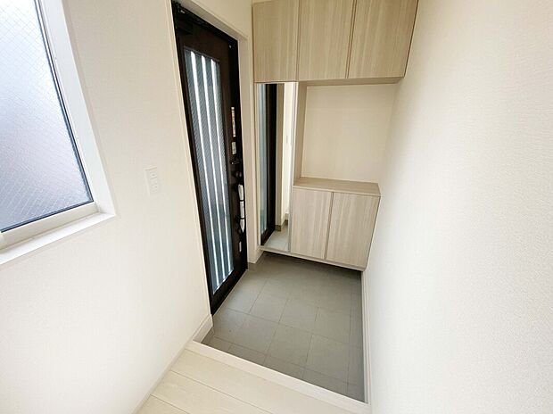 【施工例：玄関】現地のご案内が可能！お気軽にお問い合わせください！