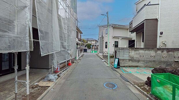 【前面道路】前面道路は交通量も少なく安心です！