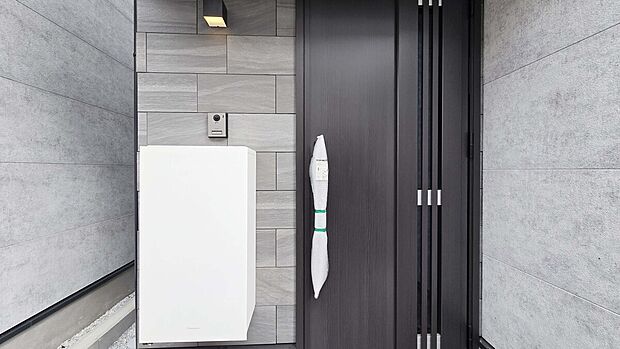 【玄関】オシャレで重厚感のある玄関!