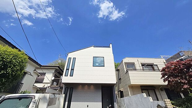 【外観写真】周辺には自然も多く子育てにも適した住環境！