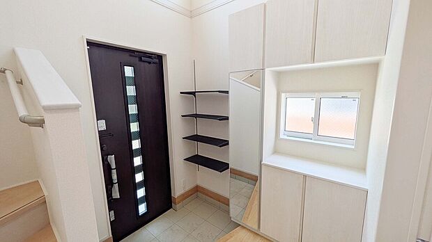 【施工例：玄関】現地、参考物件のご案内が即日即時のご案内が可能！お気軽にお問い合わせください！