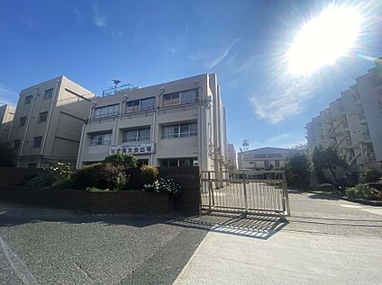 世田谷区立千歳中学校 700ｍ