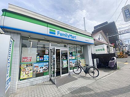ファミリーマート下板橋駅前店 750ｍ