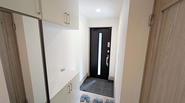 【施工例：玄関】現地、参考物件のご案内が可能！お気軽にお問い合わせください！