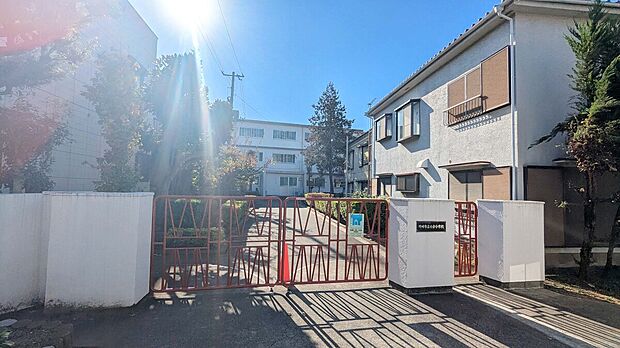 川崎市立小倉小学校(約403m)