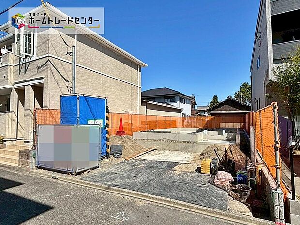 各棟、並列2台駐車可能♪
完成に向けて現在建築工事中です☆住宅の構造や設備仕様・完成イメージなどの資料もお送りいたします♪お気軽にお問い合わせ下さい☆