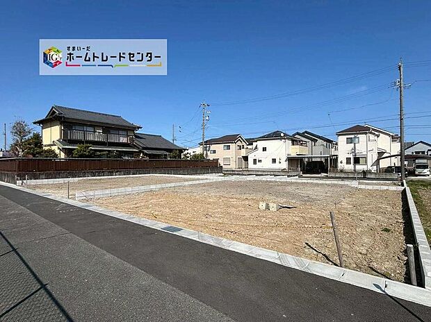 全２邸☆
各棟駐車３台可能♪
建築中のためモデルハウスで構造説明会を開催しております☆設備や構造などご説明いたします！お気軽にお問い合わせください♪