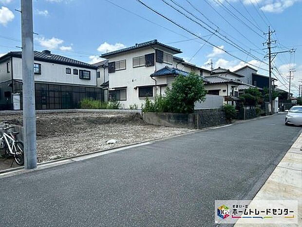 穏やかな空気の流れる落ち着いた住環境です。ぜひ、現地へ足をお運びいただき実際の環境・陽当たりをご確認下さいませ♪