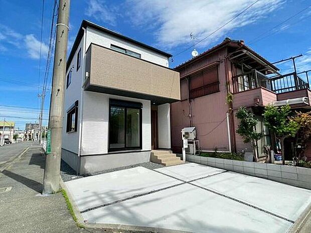 【外観写真】堂々完成いたしました！ぜひ現地にて、実際の建物・街並み・陽当たり等ご確認下さい♪お気軽にお問い合わせください☆