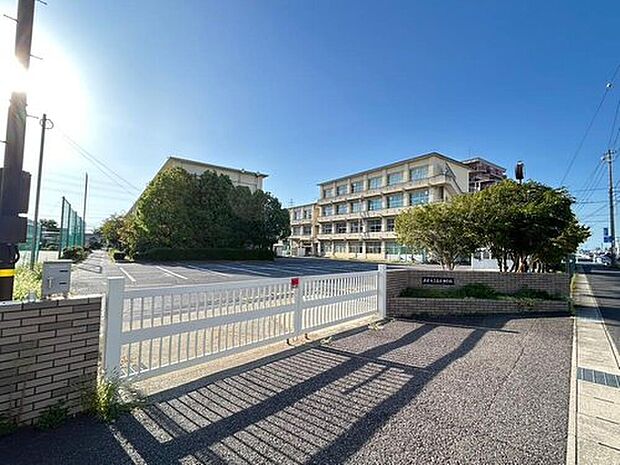 岩倉市立岩倉中学校(約1,000m)