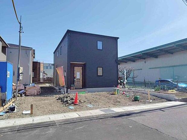 【外観写真】完成に向けて現在建築工事中です☆土日・平日を問わず毎日モデルハウスにて物件説明会を開催中☆お気軽にお問い合わせ下さい☆