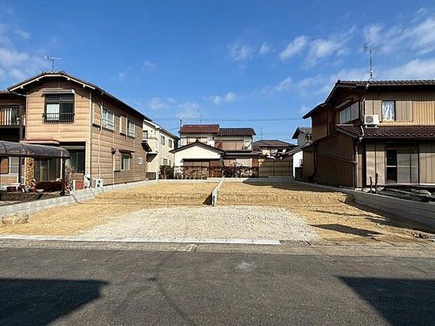 【現地外観写真】建築中のためモデルハウスで構造説明会を開催しております☆設備や構造などご説明いたします！お気軽にお問い合わせください♪　