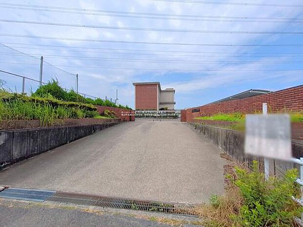 蟹江町立蟹江北中学校（約600m）
