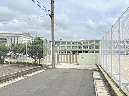 あま市立甚目寺南小学校 700m(徒歩9分)