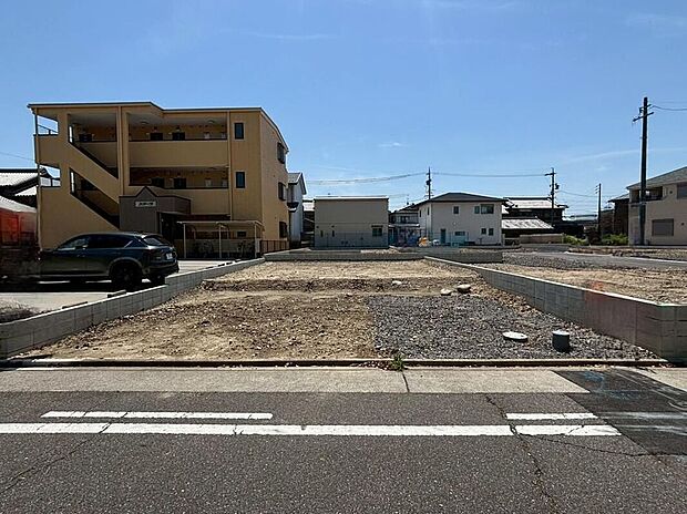 【現地外観写真】全８邸☆住宅の構造や設備仕様・完成イメージなどのご質問はいつでもお気軽にお問い合わせ下さいませ☆資料もお送りいたします♪