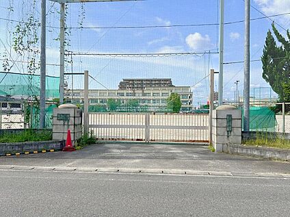 岩倉市立岩倉中学校 1900m(徒歩24分)