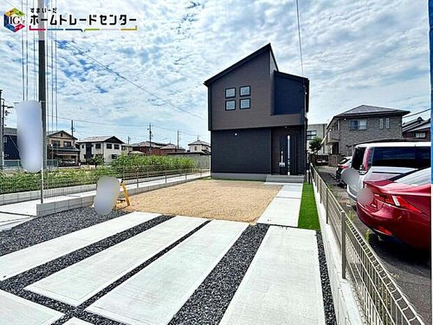 【現地外観写真】全2邸☆1号棟
建物完成しているため、ご内覧いただけます。デザイン・目に見える設備面も大切ですが、耐震構造で地震に強い家の為、次代へ繋ぐ強固な住宅です。