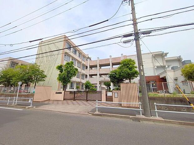 名古屋市立供米田中学校(約950m)