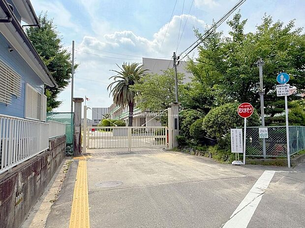 岩倉市立岩倉北小学校(約450m)