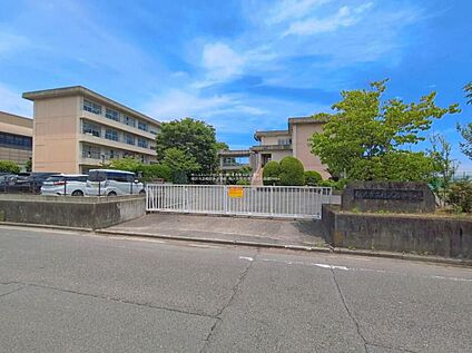 稲沢市立稲沢西中学校 2400m(徒歩30分)
