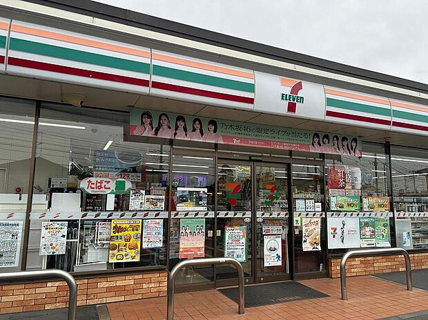 セブンイレブン行田忍1丁目店まで430m 徒歩6分♪急なお買い物の際にも便利♪