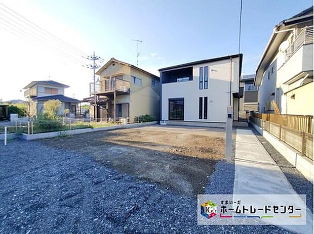 ☆お庭☆
ゆとりの広さがございますので、庭スペースも勿論、確保。お子様の遊び場としてや、ガーデニングなどいろいろと楽しみが増えそうです♪