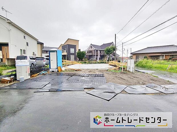 ご予約をいただければ、もちろん平日や夜間でもご案内は可能です。お仕事の形態が多様化しておりますので、決まったお時間では中々身動きが取れないお客様も多いかと思います。お気軽にお申し出ください。
