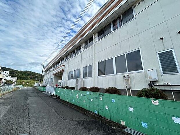 新明幼稚園(約220m)