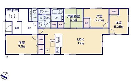 人気の平屋の間取りです☆
ＬＤＫ１９帖☆勾配天井になっており、開放感あふれるリビングです♪
玄関にはシューズインクローゼットも完備♪
お客様を迎える玄関をいつもスッキリさせられます！ 