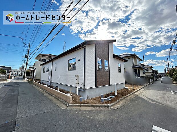 【現地外観写真】【11/28撮影】交通量はほとんどない閑静な住宅地です。ストレスフリーでお車の入出庫が可能♪ご見学予約受付です!