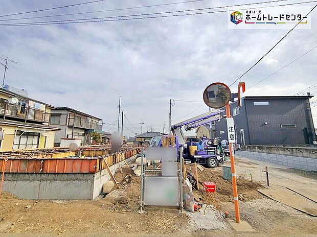 【現地外観写真】建物が独立しているため、マンションのように上下階や隣からの騒音を気にせずに済み、こちらも騒音などに関する苦情が来る心配をせずに済むため、お部屋でお子様が走り回っても安心です♪