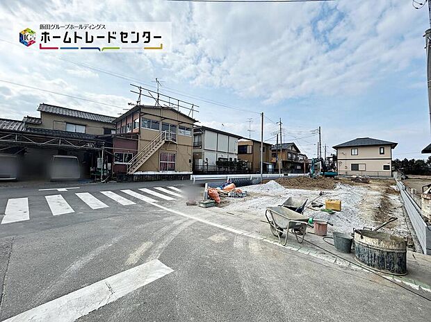 【現地外観写真】当日のご見学予約も承ります。同じものは２つとない「夢のマイホーム」との出会いが待っているかもしれません。地震に強いオリジナル工法を是非お確かめ下さい♪