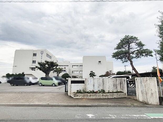 羽生市立南中学校（約1,100m）