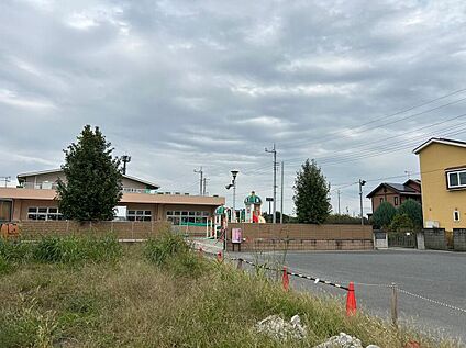 新里保育園 610ｍ(徒歩8分)