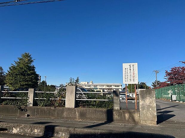 本庄市立本庄西中学校（約1,300m）