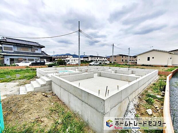 【現地写真】ご予約をいただければ、もちろん平日や夜間でもご案内は可能です。お仕事の形態が多様化しておりますので、決まったお時間では中々身動きが取れないお客様も多いかと思います。お気軽にお申し出ください。