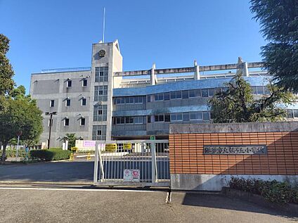 深谷市立桜ケ丘小学校 850m (徒歩11分)