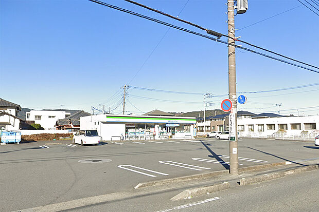 ファミリーマート富士まつもと店（約750m）