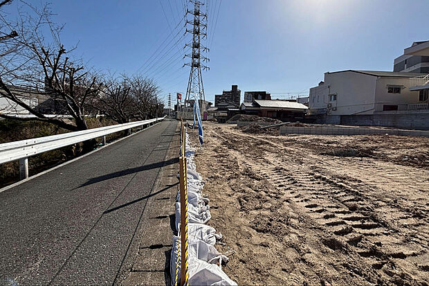 現地（造成工事中）前面道路