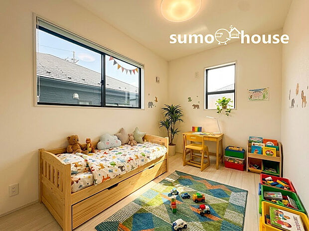 子供部屋や趣味の空間、テレワークスペースにも最適な使い勝手の良い間取りです。白で統一された建具が壁面に馴染み、扉を閉めればお部屋を最大限に広く使える機能的な設計です 。(家具等はCGです)